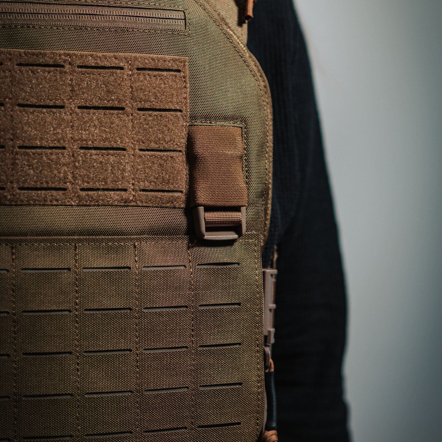 The Shinto Tactical Plate Carrier - Khaki